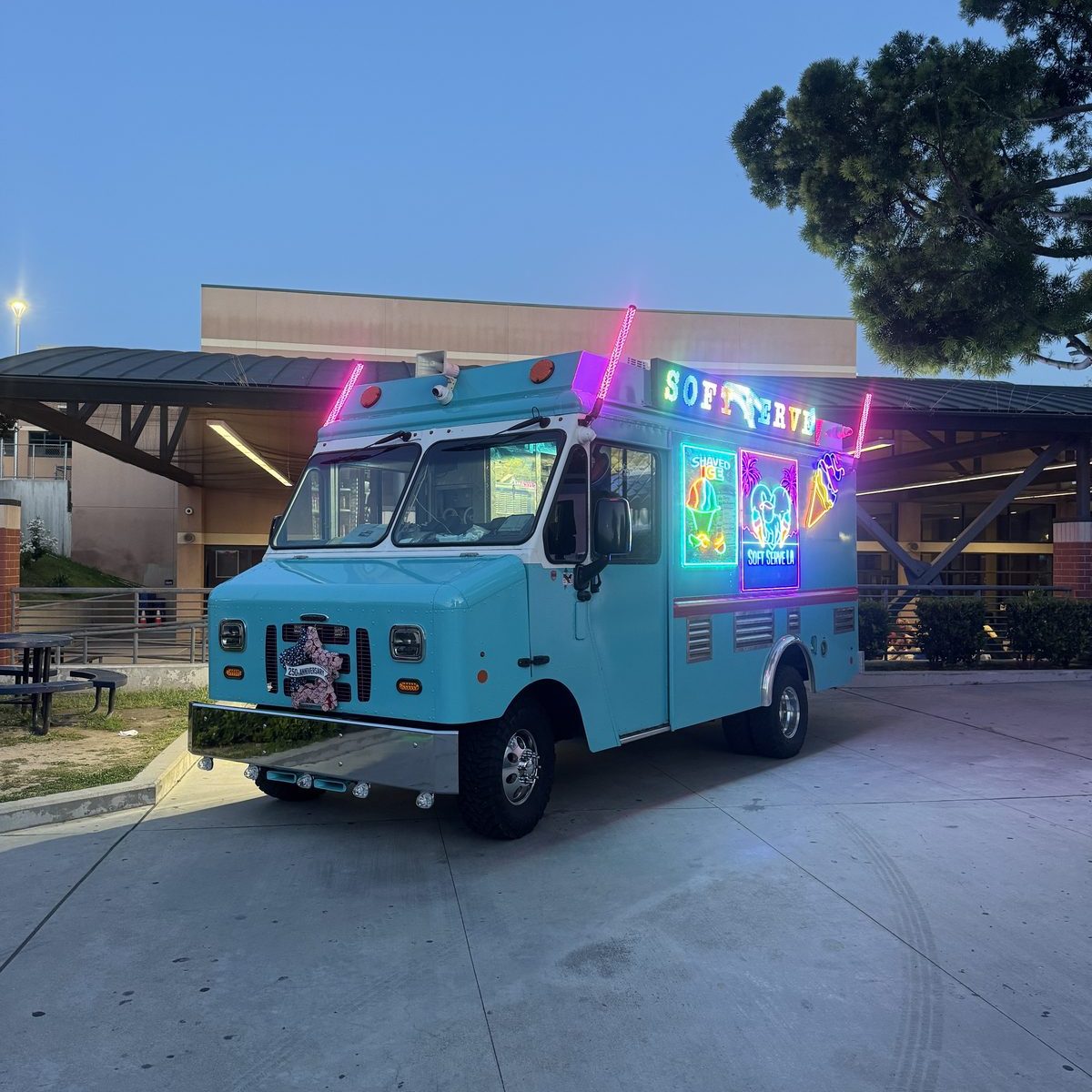 Outdoor event ice cream service